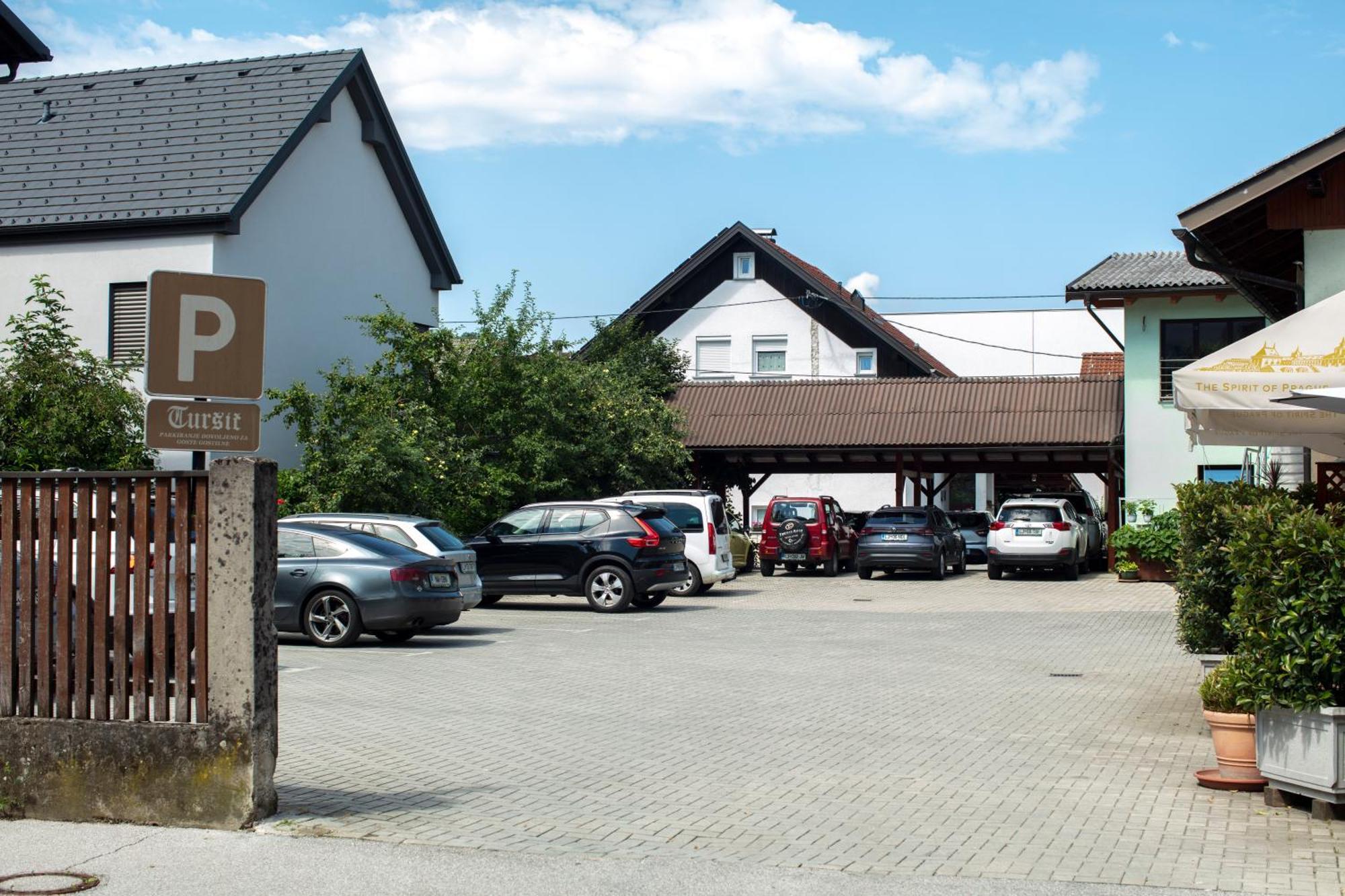Guesthouse Turšič Vrhnika Exteriér fotografie